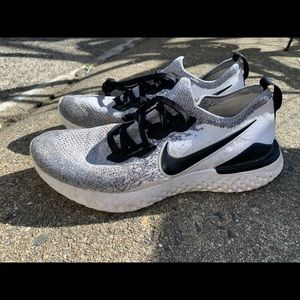 Nike Epic React 270